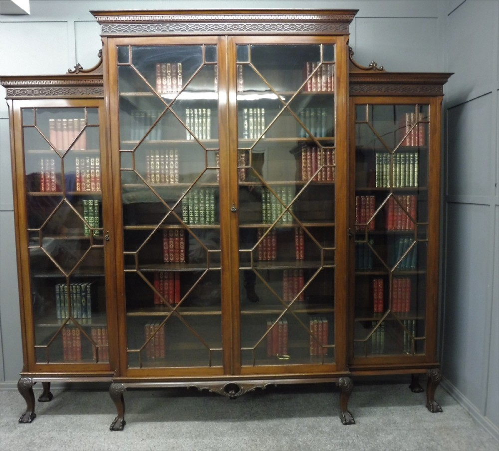 LARGE 19TH CENTURY COUNTRY HOUSE BOOKCASE View II