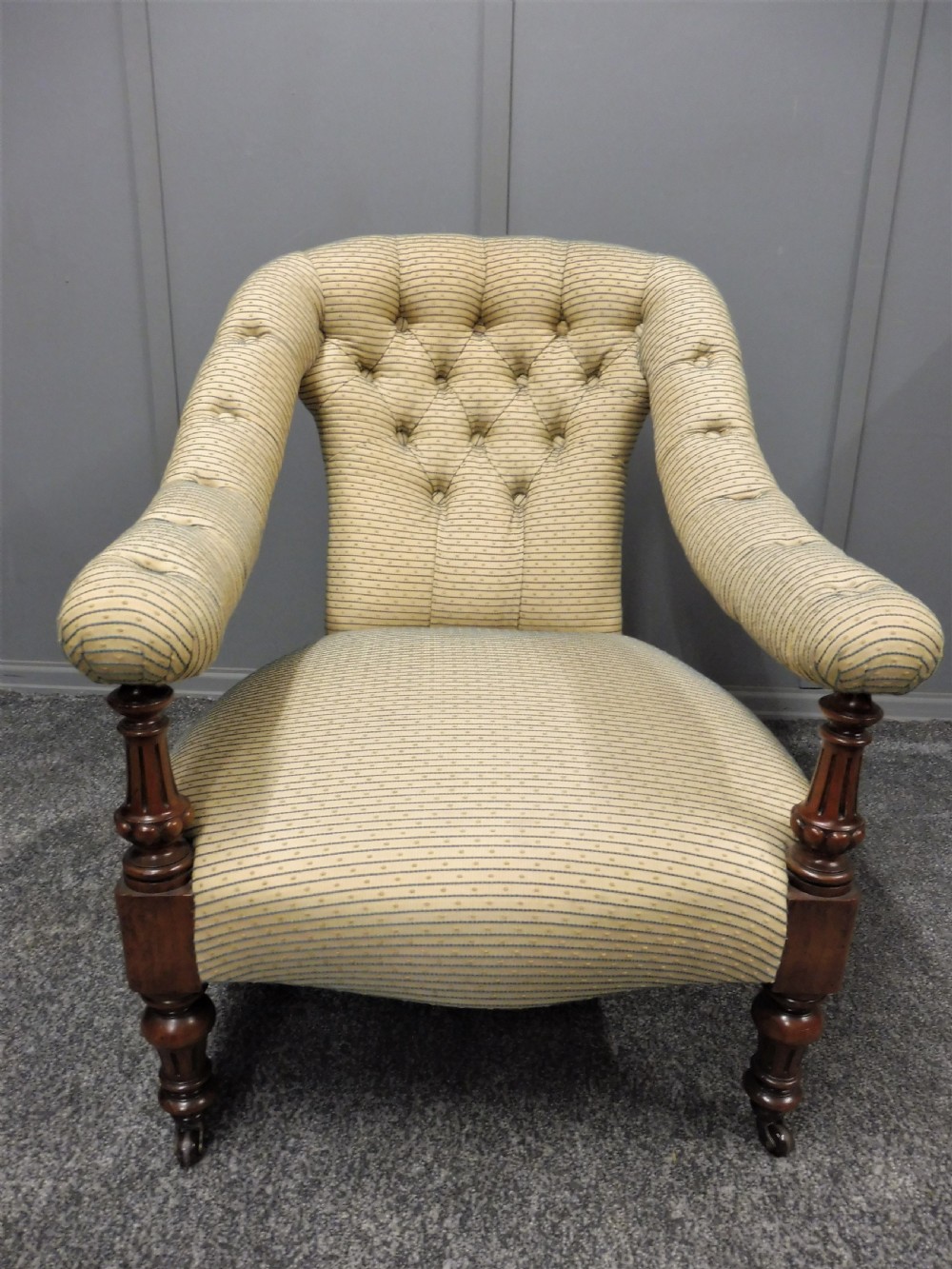 EXCELLENT QUALITY MID 19TH CENTURY WALNUT ARMCHAIR View III