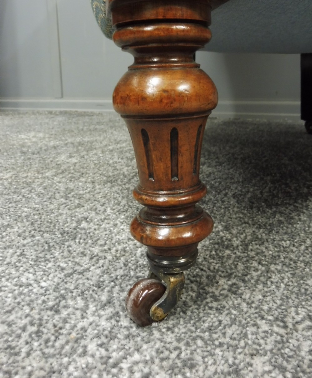 EXCELLENT QUALITY MID 19TH CENTURY WALNUT ARMCHAIR View XI
