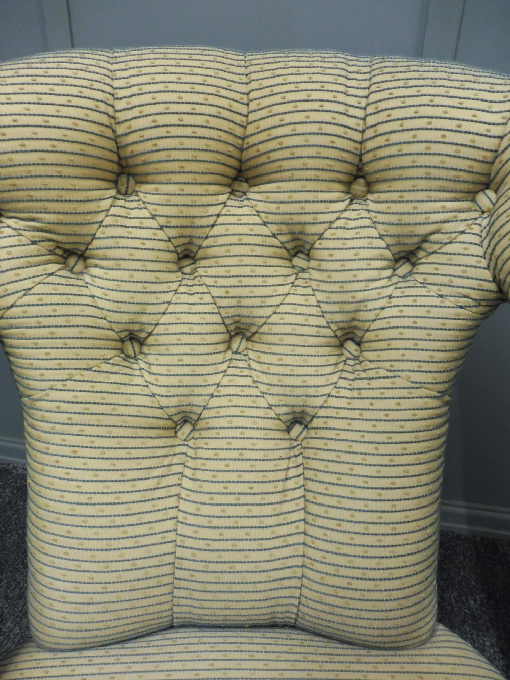 EXCELLENT QUALITY MID 19TH CENTURY WALNUT ARMCHAIR View XII