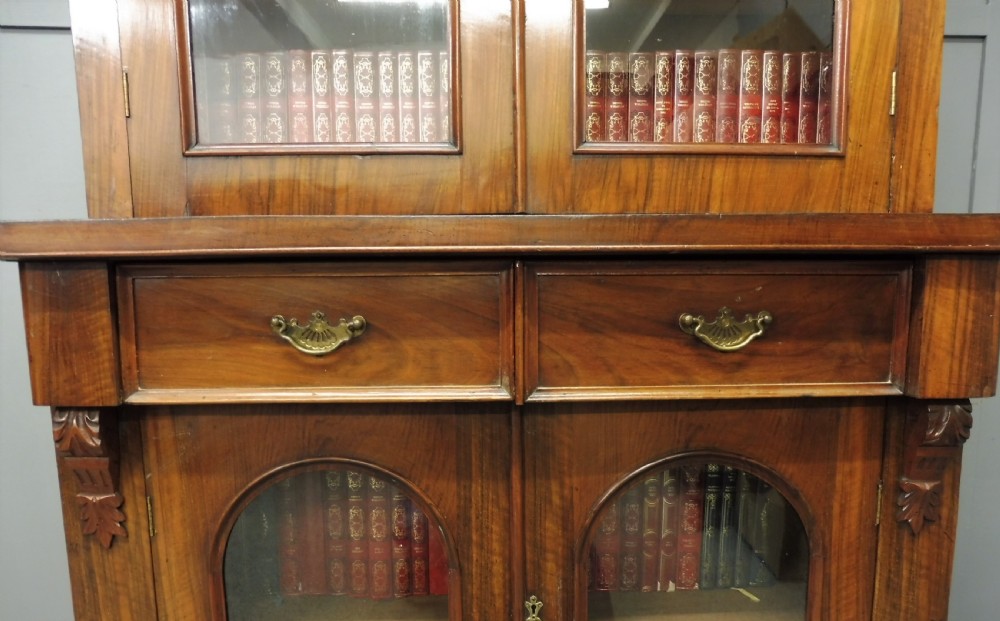 VICTORIAN FIGURED WALNUT BOOKCASE View VIII