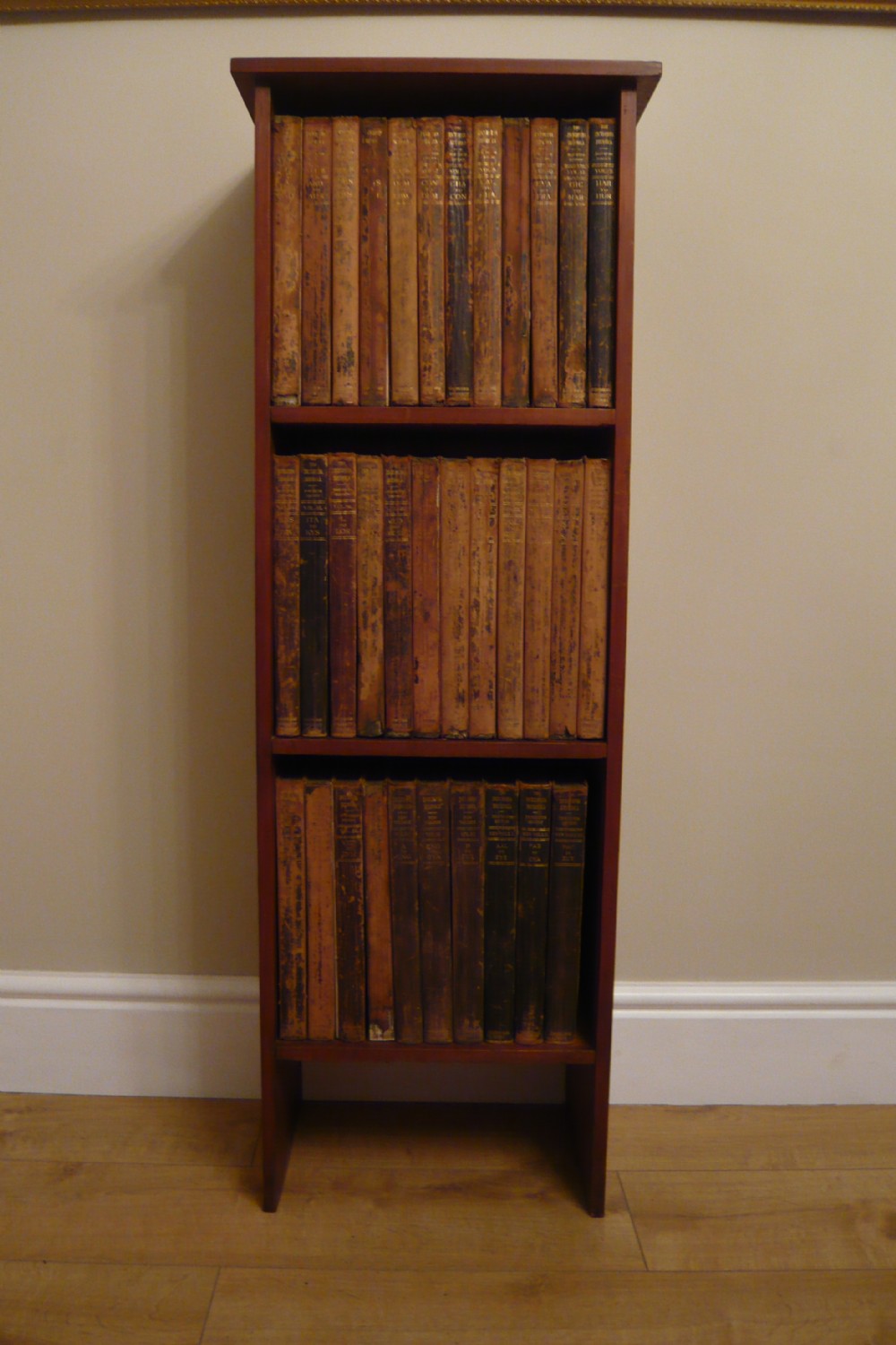 Edwardian Pitch Pine Bookcase & Encyclopaedia Britannica 