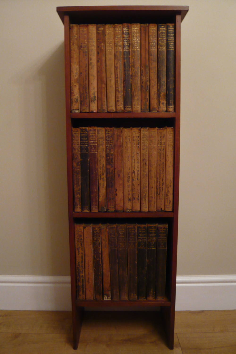 Edwardian Pitch Pine Bookcase & Encyclopaedia Britannica  View III