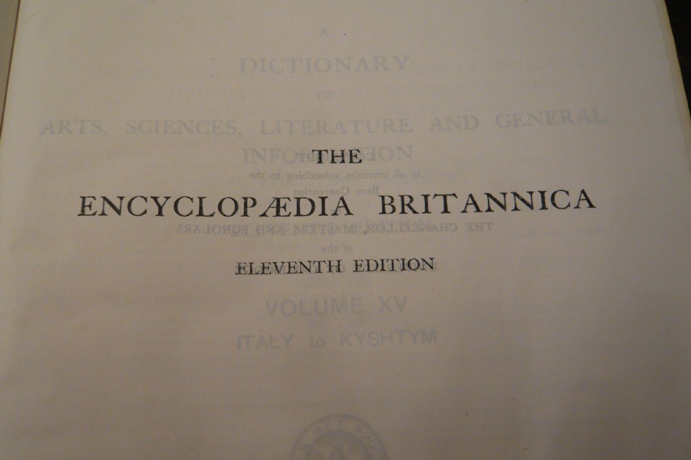 Edwardian Pitch Pine Bookcase & Encyclopaedia Britannica  View IX