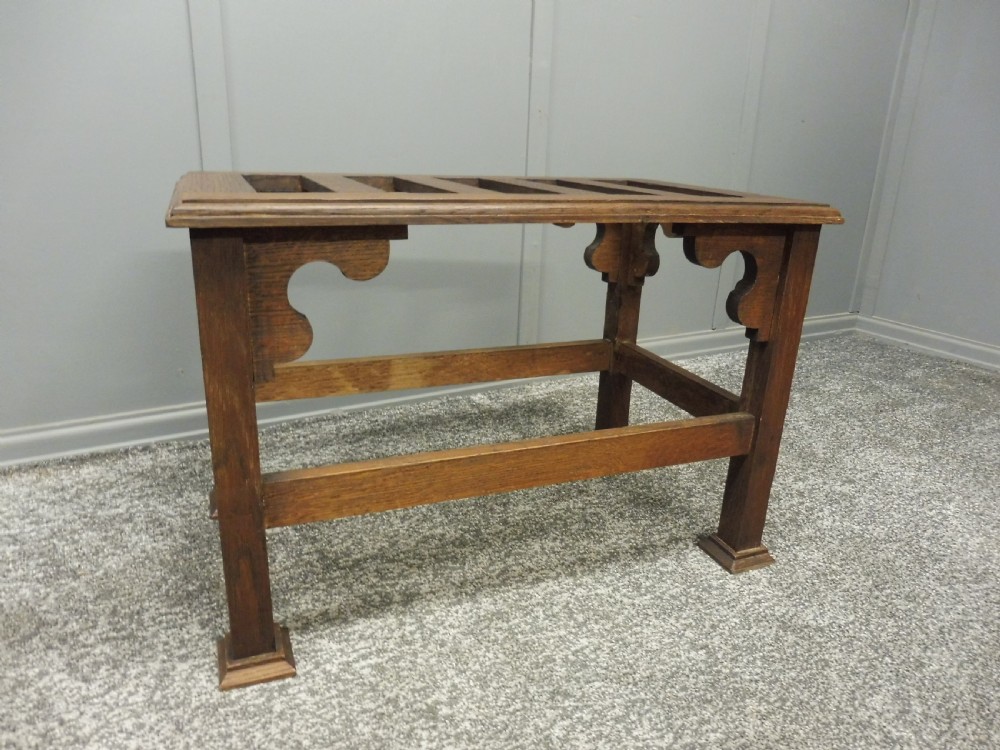 Excellent Oak Arts & Crafts Luggage  Stand
