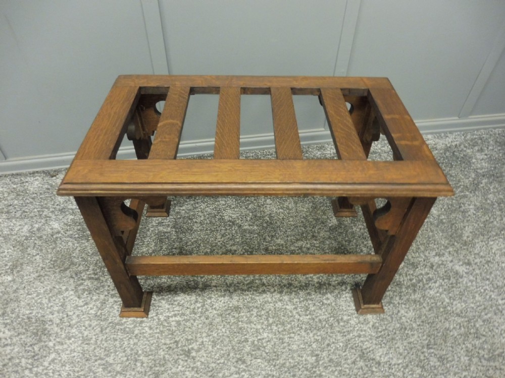 Excellent Oak Arts & Crafts Luggage  Stand View III