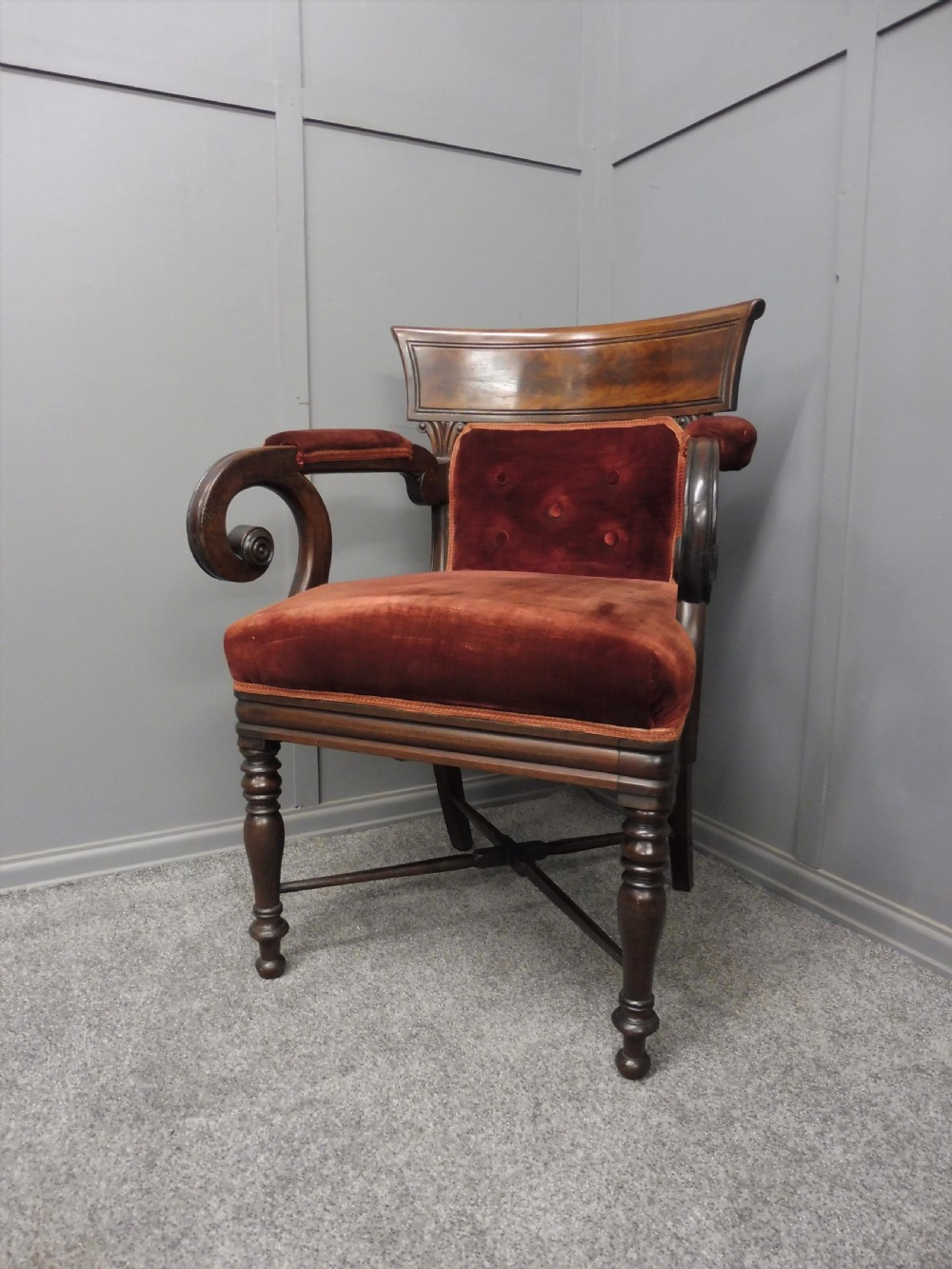 EARLY 19TH CENTURY DESK OR READING CHAIR View II