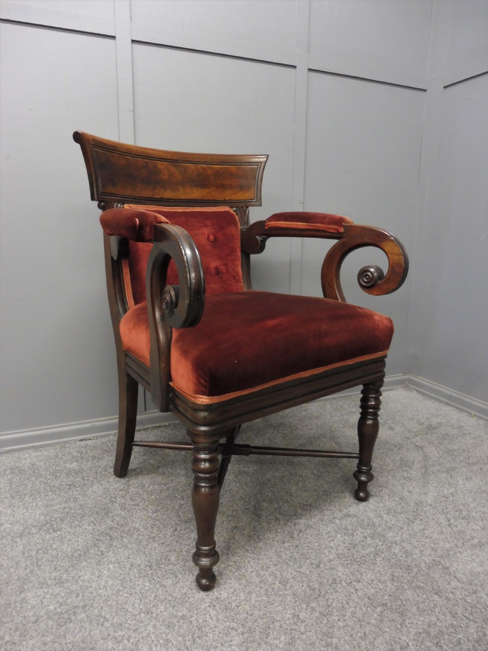 EARLY 19TH CENTURY DESK OR READING CHAIR View VIII