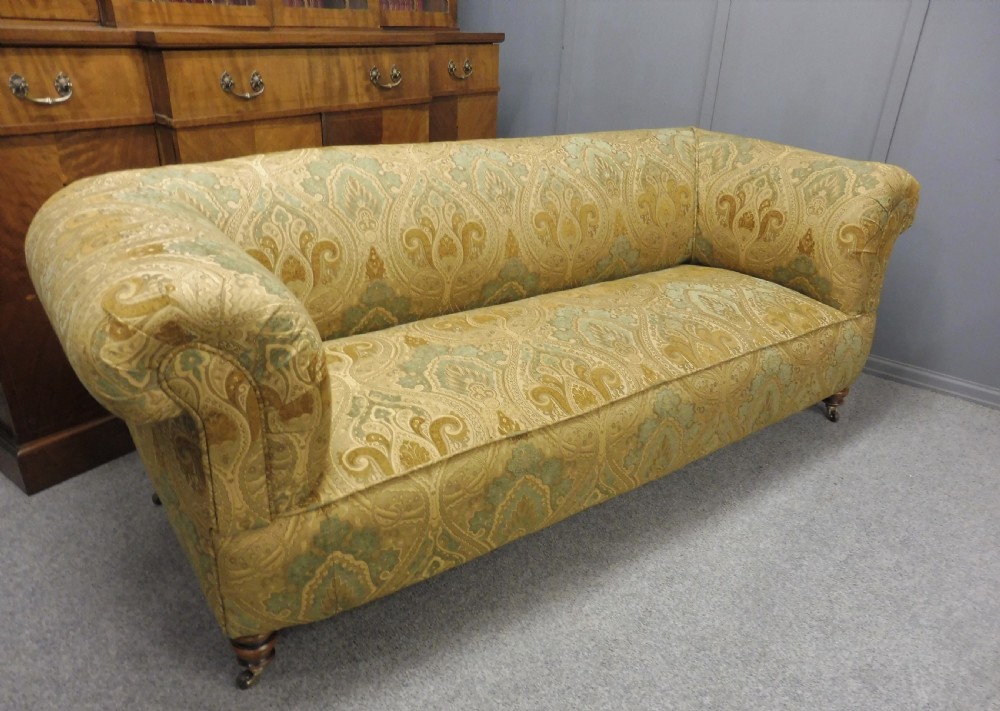 NEWLY UPHOLSTERED VICTORIAN CHESTERFIELD SOFA View V