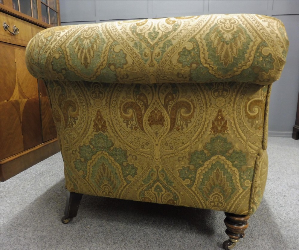 NEWLY UPHOLSTERED VICTORIAN CHESTERFIELD SOFA View X