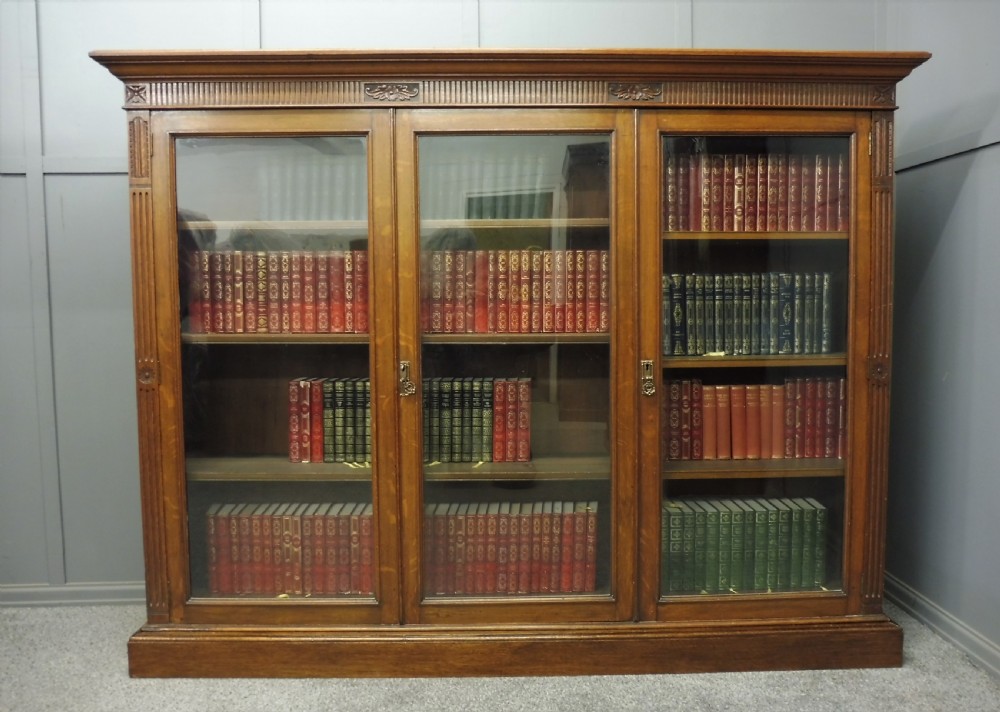 EDWARDIAN OAK BOOKCASE