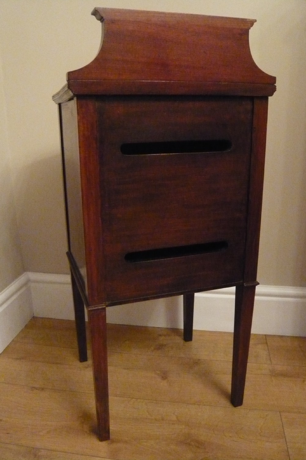 Edwardian Inlaid Mahogany Bedside Cabinet Night Stand c 1910 View VII