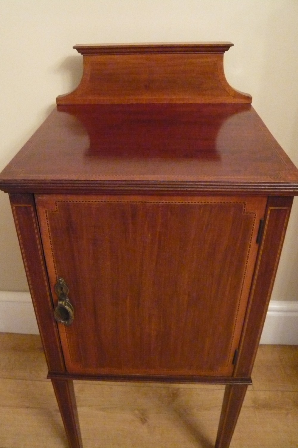 Edwardian Inlaid Mahogany Bedside Cabinet Night Stand c 1910 View VIII