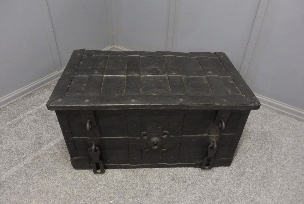 17TH CENTURY ARMADA CHEST View II