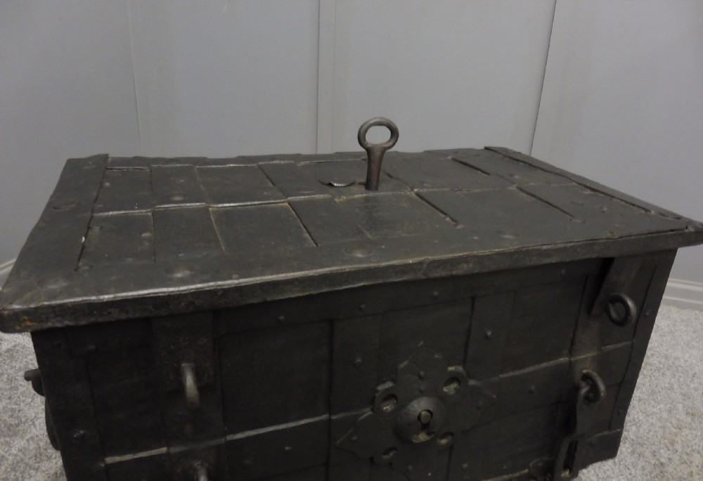 17TH CENTURY ARMADA CHEST View V