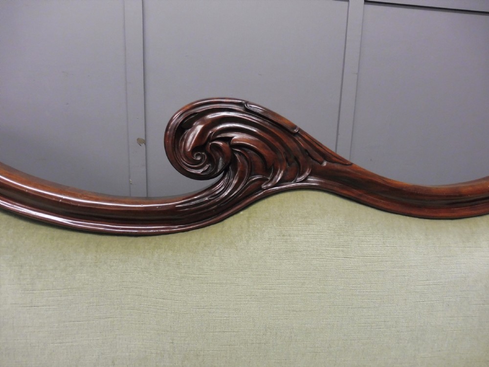 LARGE  EARLY VICTORIAN MAHOGANY SOFA View VII