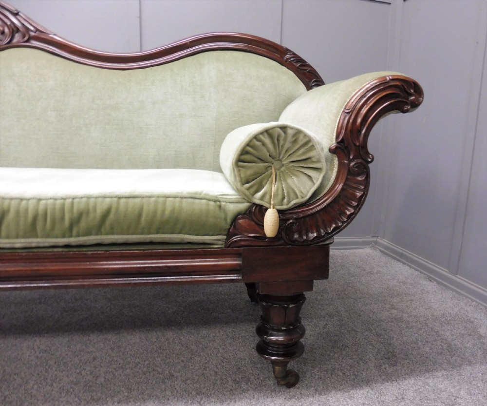 LARGE  EARLY VICTORIAN MAHOGANY SOFA View VIII
