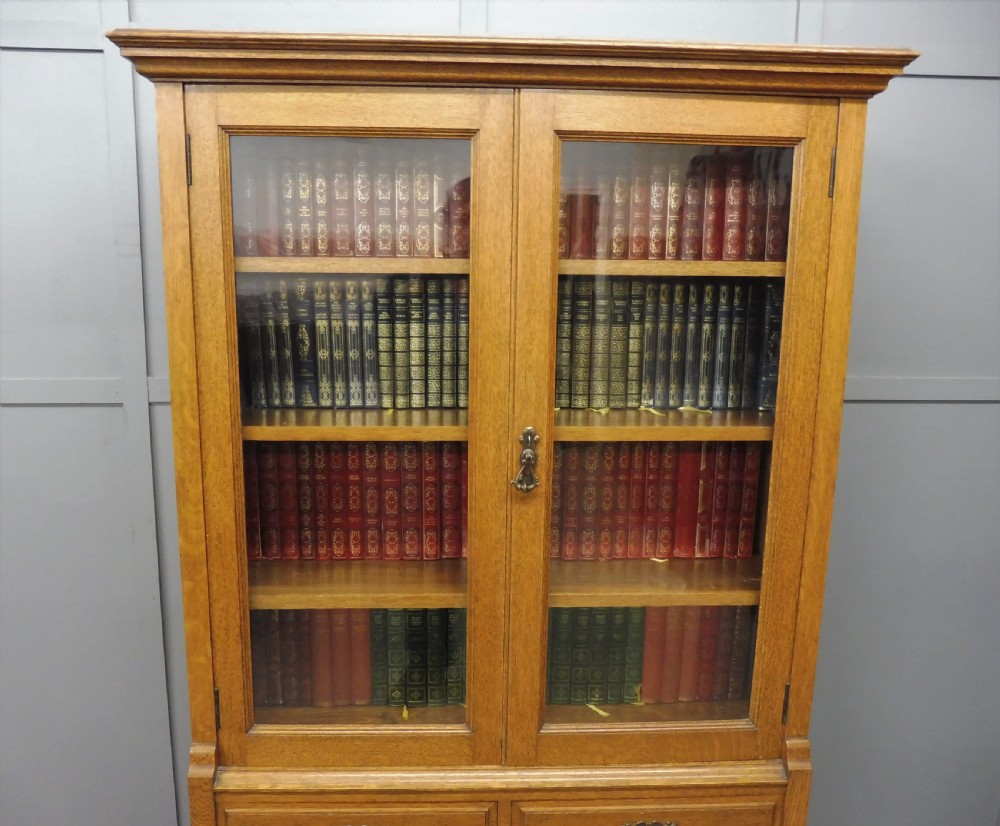 EDWARDIAN OAK BOOKCASE View VI