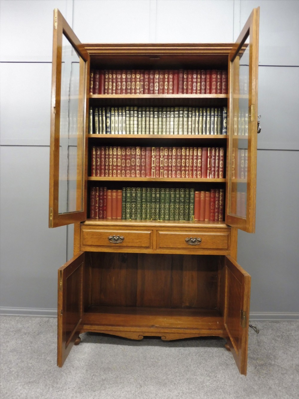 EDWARDIAN OAK BOOKCASE View IX