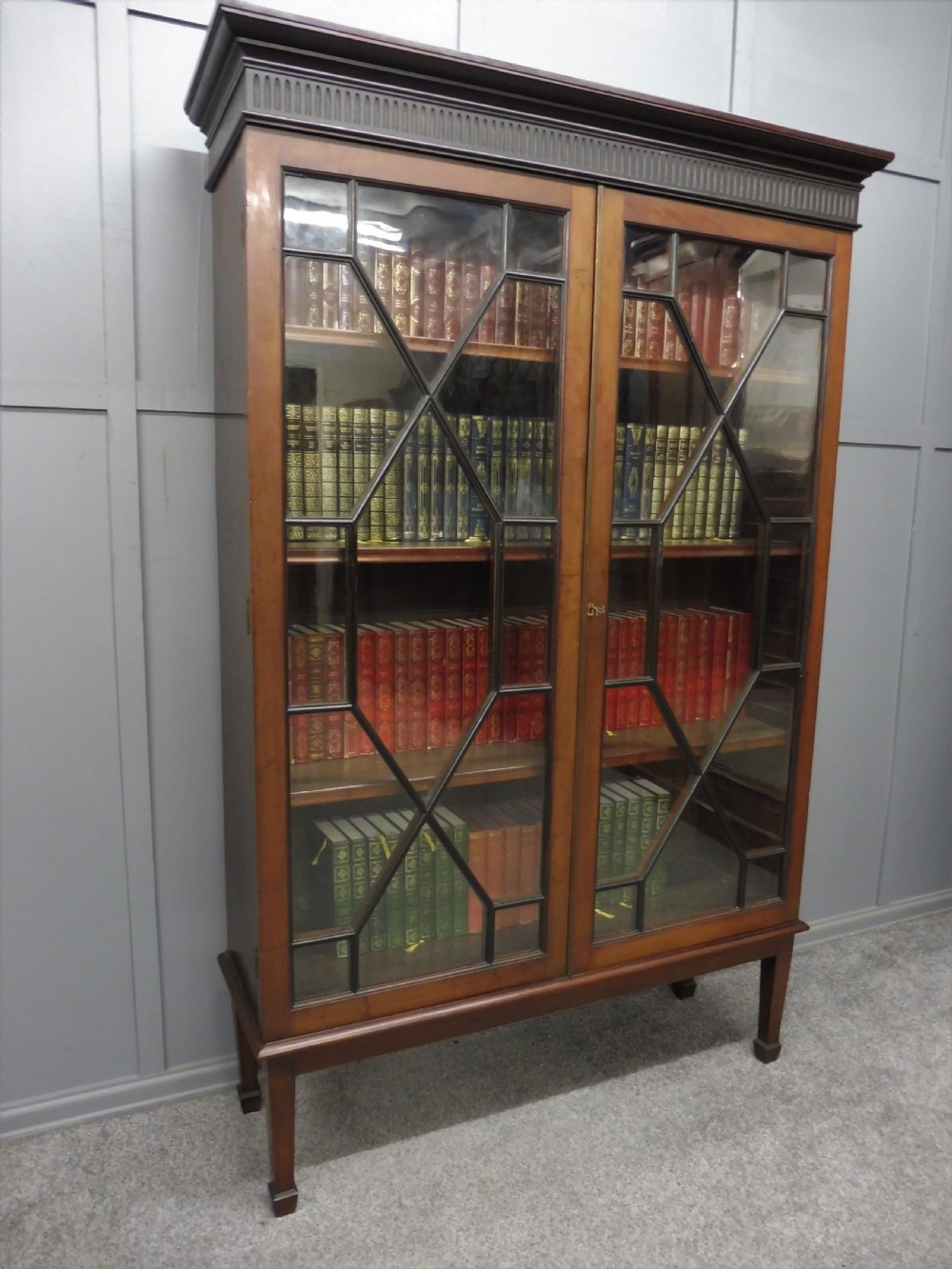 EDWARDIAN MAHOGANY BOOKCASE