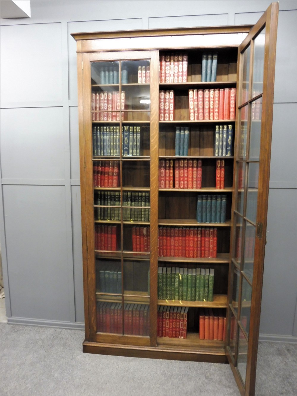 TALL GOLDEN OAK BOOKCASE View IX