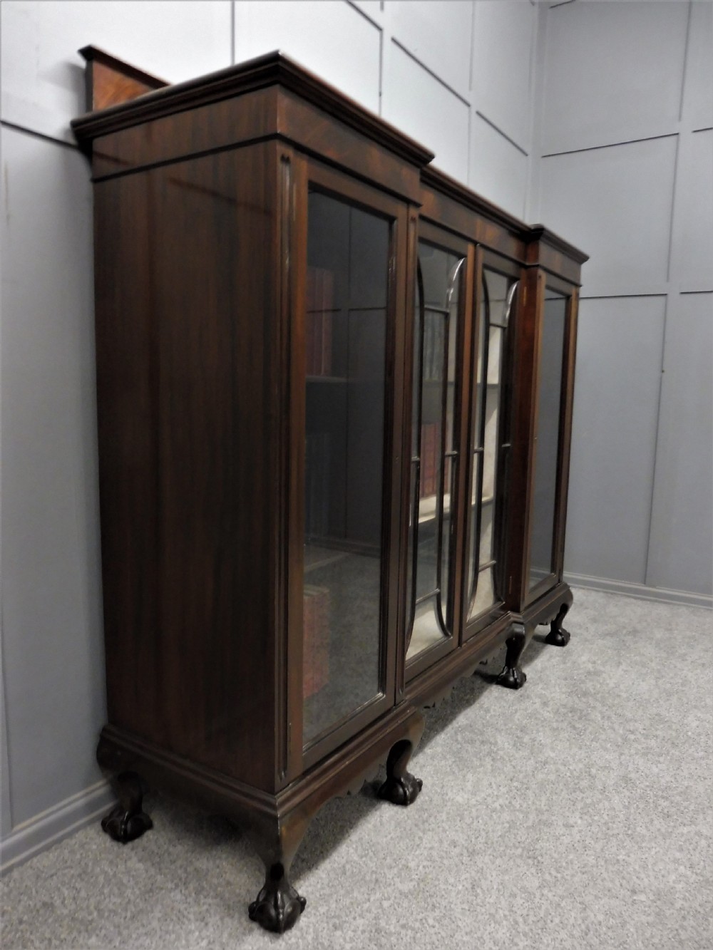 EDWARDIAN MAHOGANY BREAKFRONT BOOKCASE View III