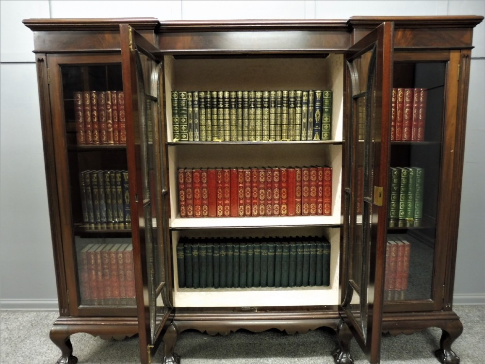EDWARDIAN MAHOGANY BREAKFRONT BOOKCASE View IX