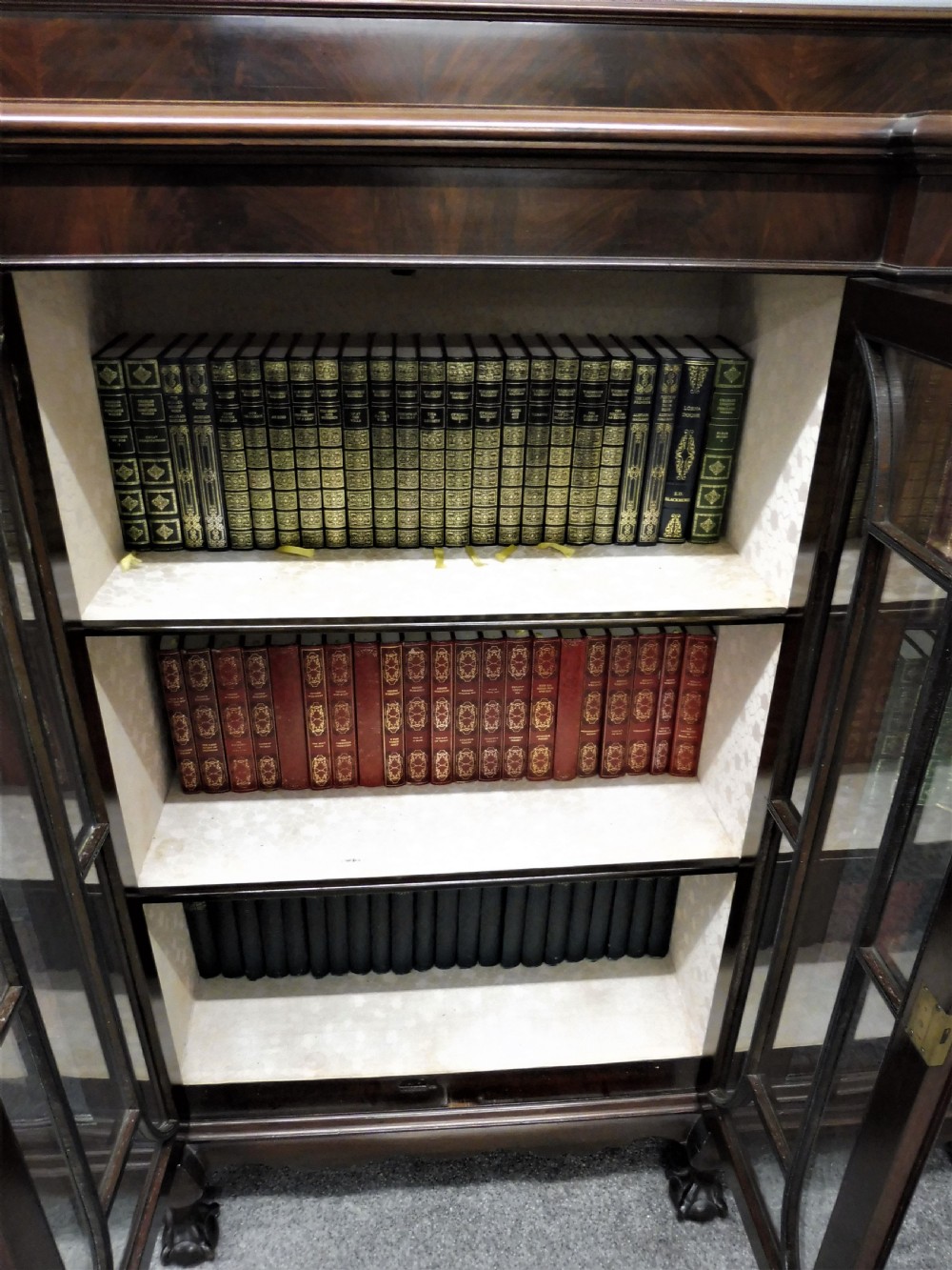 EDWARDIAN MAHOGANY BREAKFRONT BOOKCASE View X