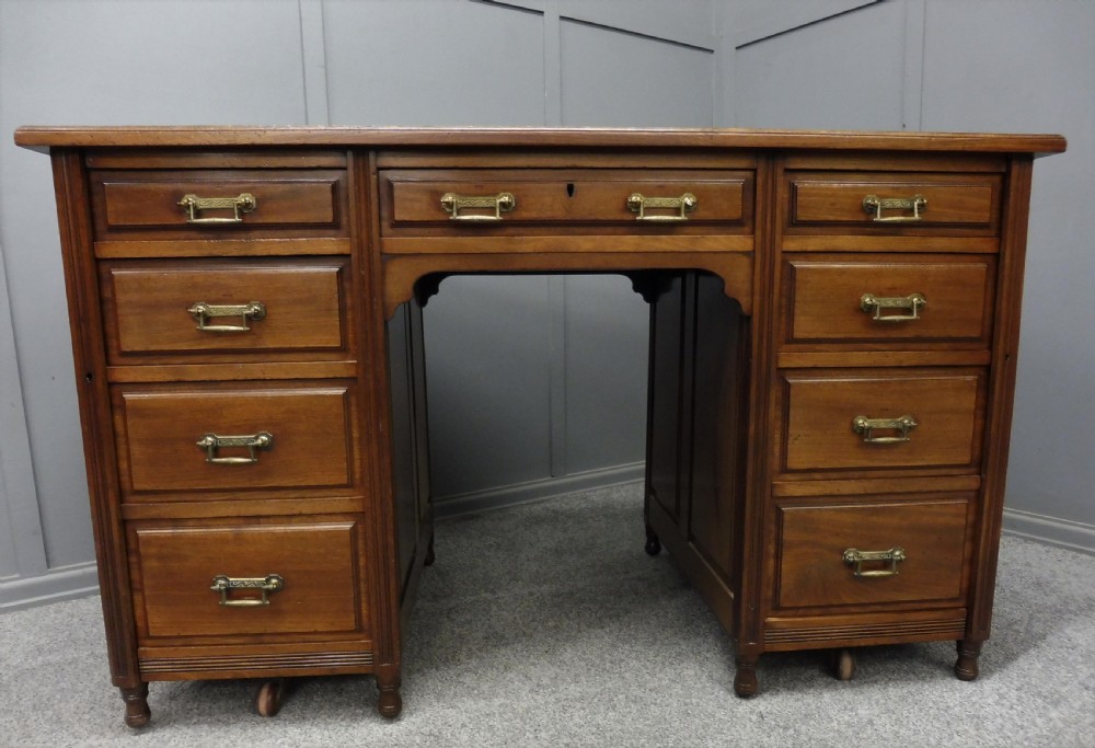 GOOD QUALITY WALNUT DESK CIRCA 1900 View VI