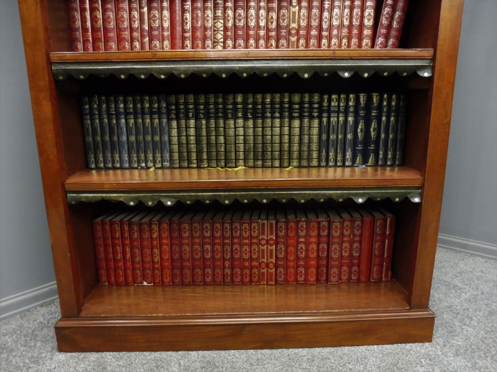 VICTORIAN MAHOGANY BOOKCASE View VI