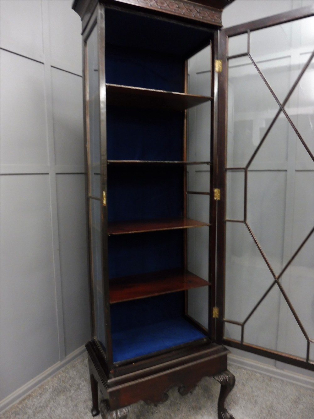TALL SLIM MAHOGANY DISPLAY CABINET CIRCA 1900-1910 View VI