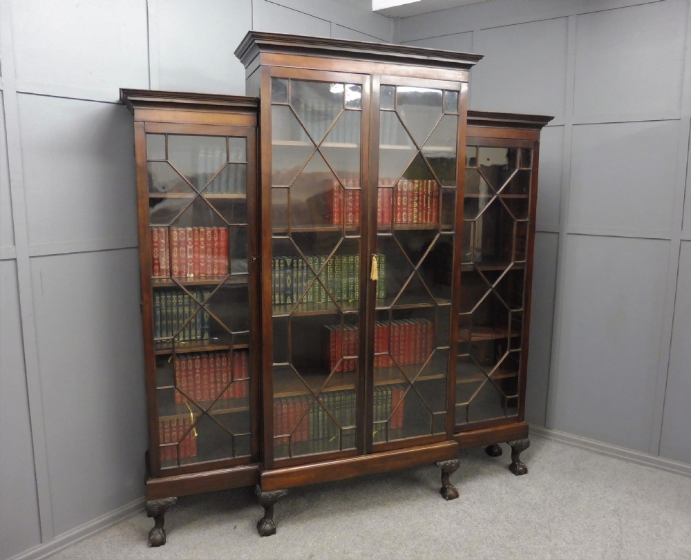 LARGE VICTORIAN MAHOGANY BOOKCASE