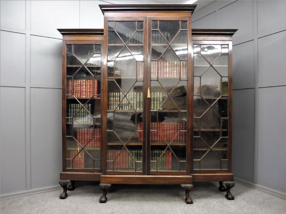 LARGE VICTORIAN MAHOGANY BOOKCASE View III