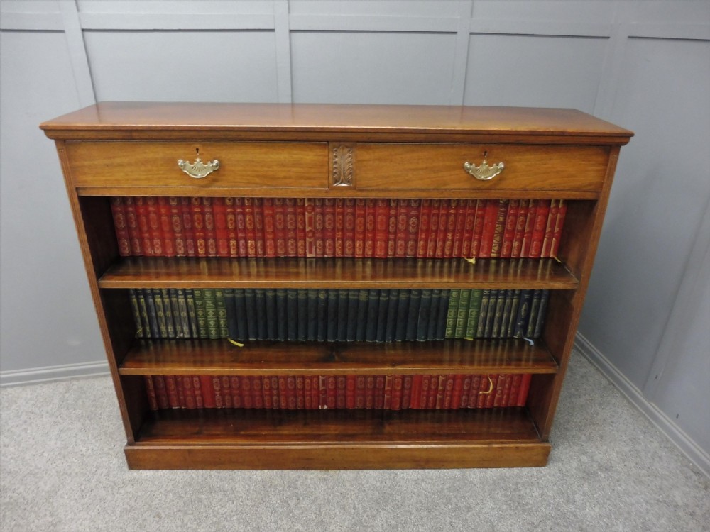 LATE 19TH CENTURY WALNUT BOOKCASE View III