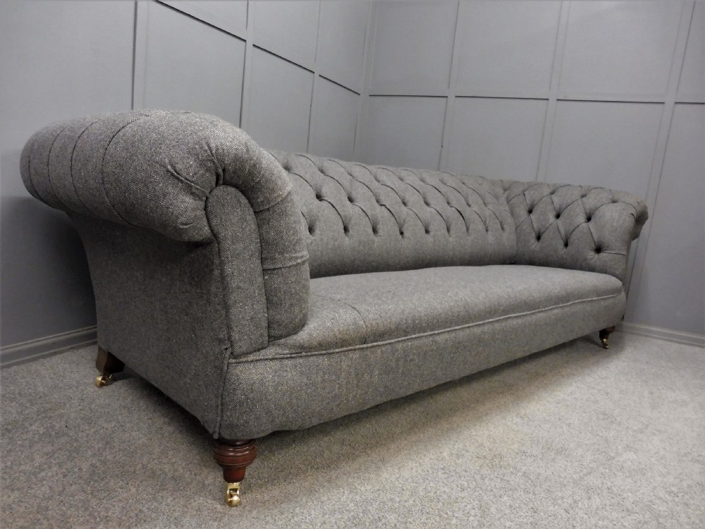 VERY LARGE ORIGINAL VICTORIAN CHESTERFIELD SOFA FULLY RESTORED View IV