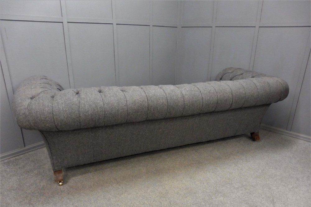 VERY LARGE ORIGINAL VICTORIAN CHESTERFIELD SOFA FULLY RESTORED View VIII