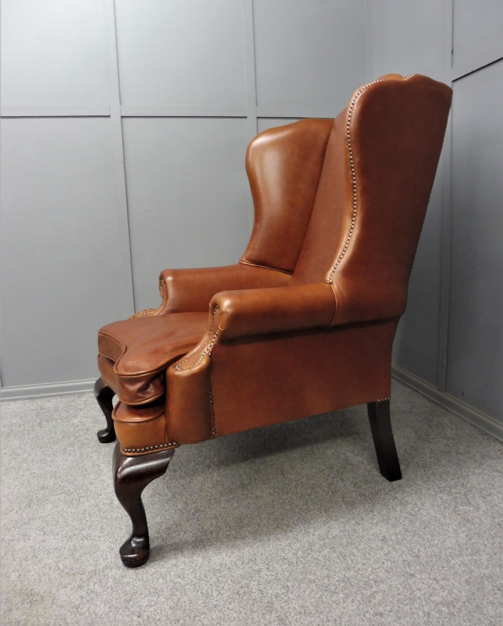 LARGE LEATHER WING ARMCHAIR View IV