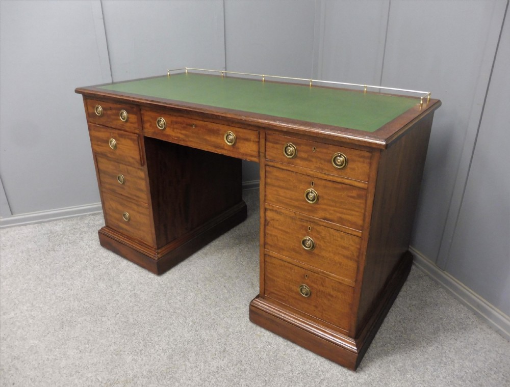 MAHOGANY DESK BY GILLOW AND CO