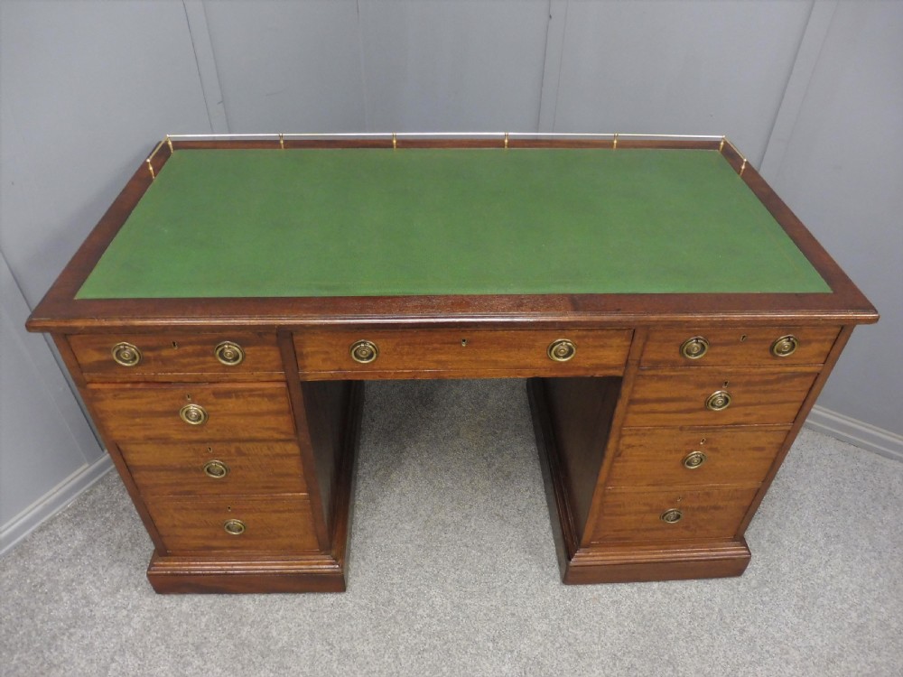 MAHOGANY DESK BY GILLOW AND CO View IV