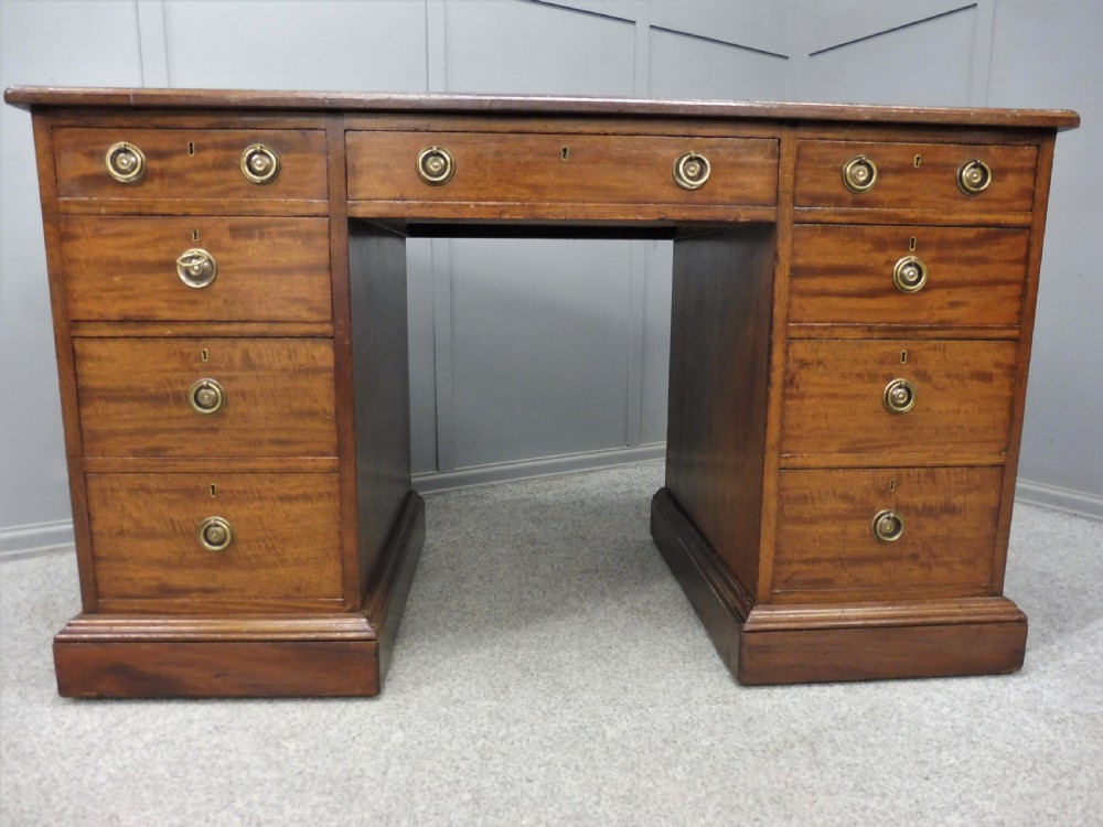 MAHOGANY DESK BY GILLOW AND CO View XII