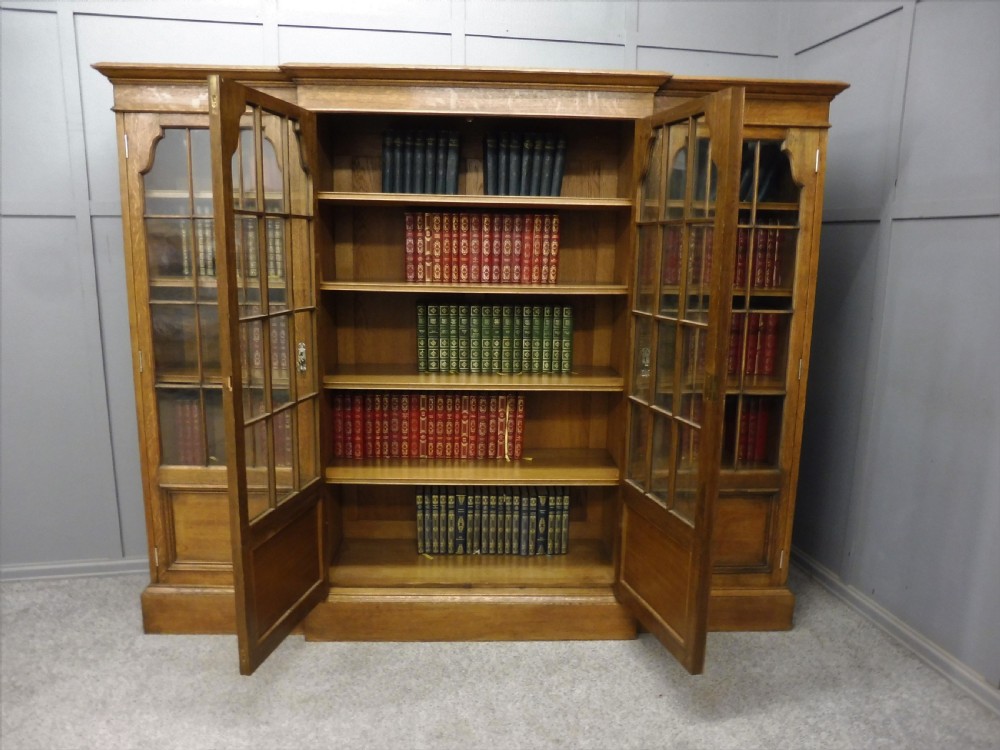 LARGE EDWARDIAN OAK 4 DOOR BOOKCASE View IX