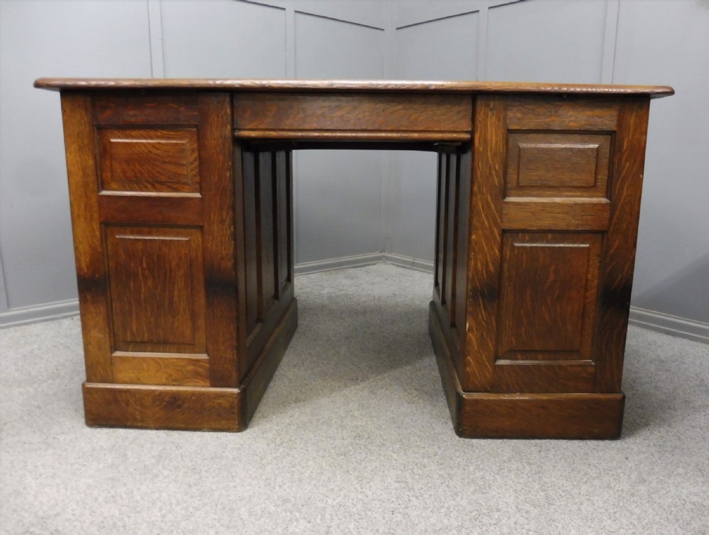 EDWARDIAN OAK LEATHER TOP DESK View IV