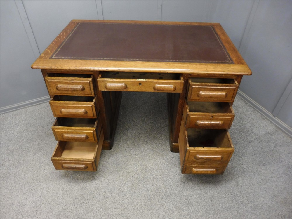 EDWARDIAN OAK LEATHER TOP DESK View VI