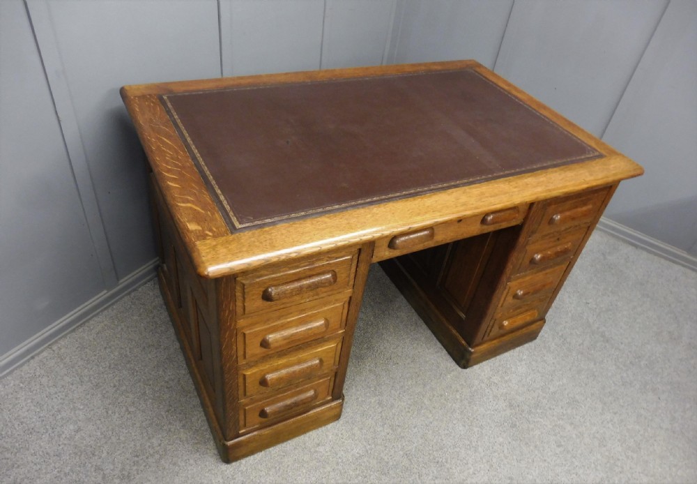 EDWARDIAN OAK LEATHER TOP DESK View VIII