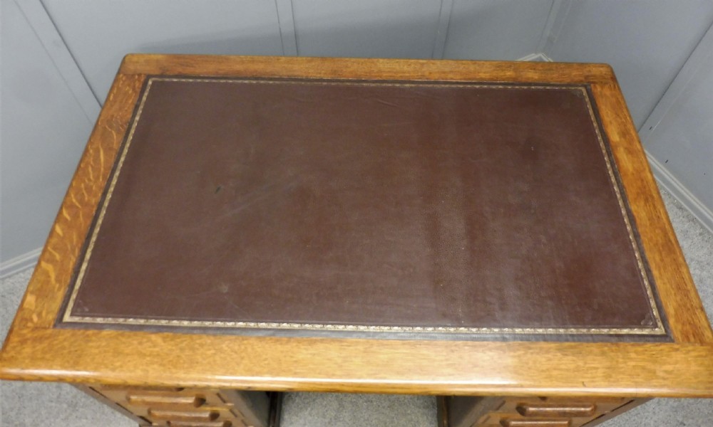 EDWARDIAN OAK LEATHER TOP DESK View IX