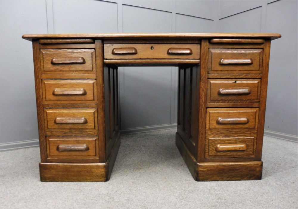 EDWARDIAN OAK LEATHER TOP DESK View XI