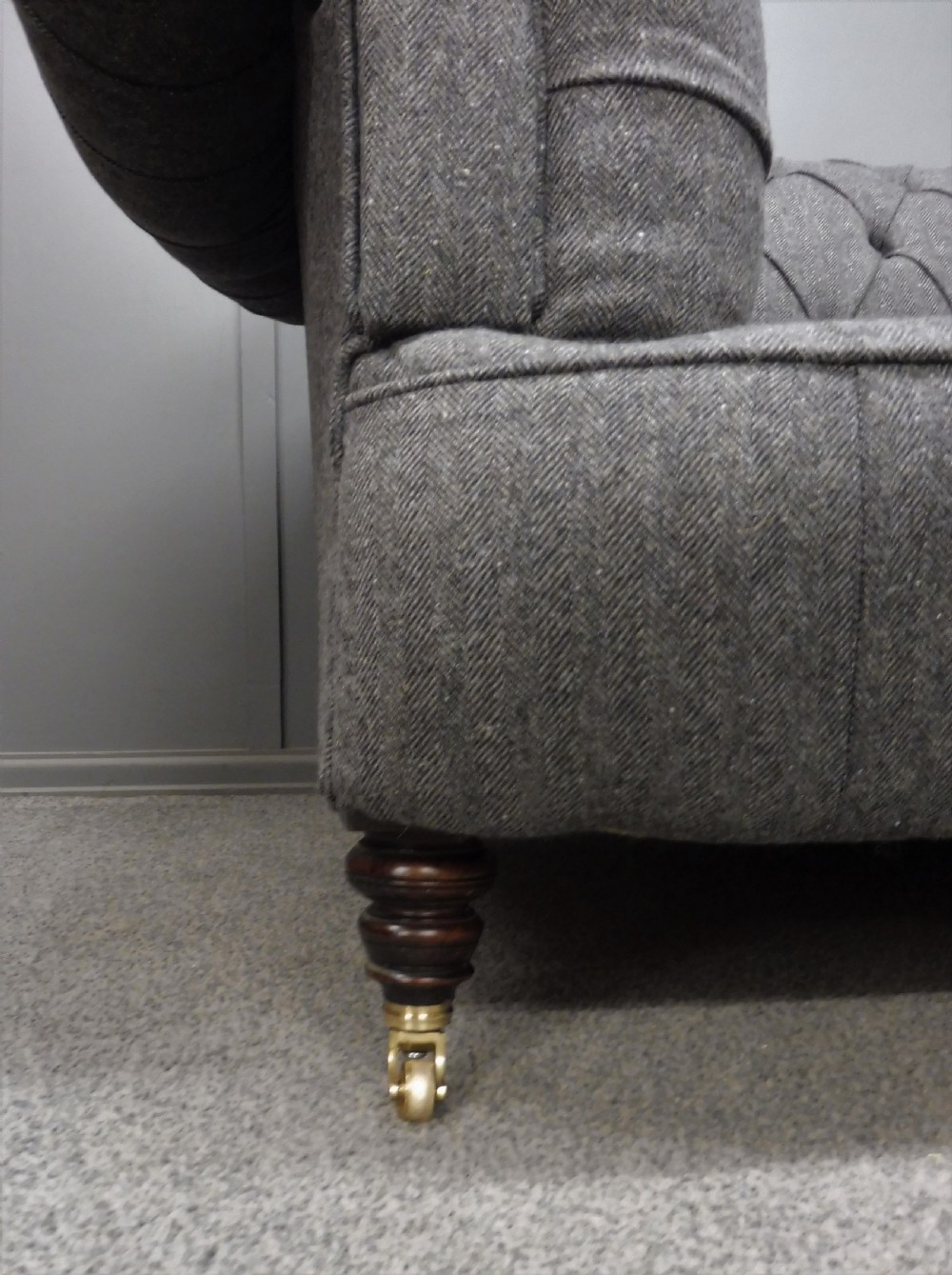 LARGE FULLY RESTORED VICTORIAN CHESTERFIELD SOFA View VI
