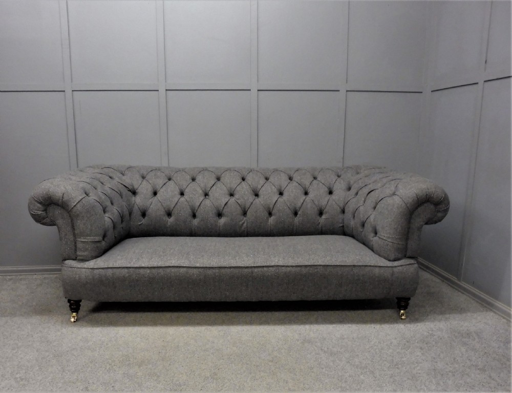 LARGE FULLY RESTORED VICTORIAN CHESTERFIELD SOFA View XVI