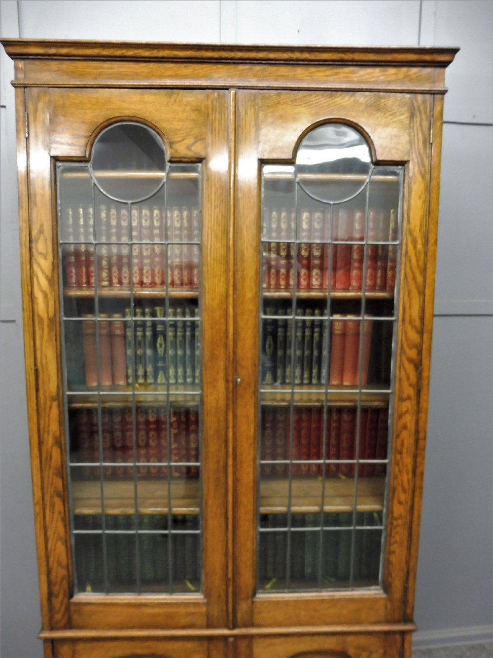 EDWARDIAN OAK BOOKCASE View VII