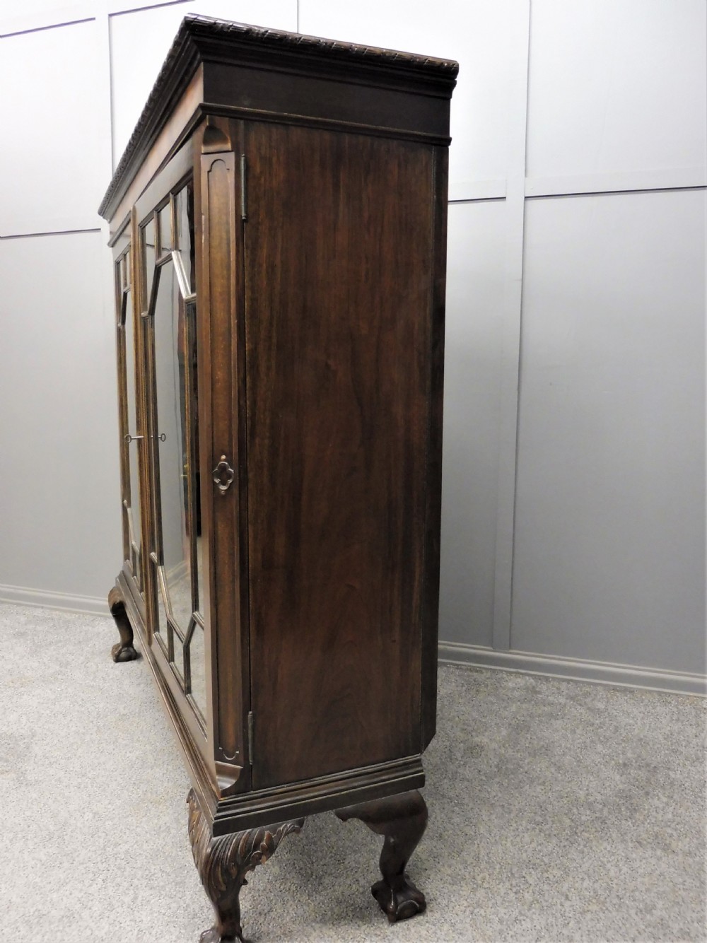 EDWARDIAN MAHOGANY BOOKCASE BY MAPLE AND CO View VIII